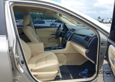 2015 Toyota Camry Le z USA, uszkodzony, nr VIN 4T4BF1FK4FR481752